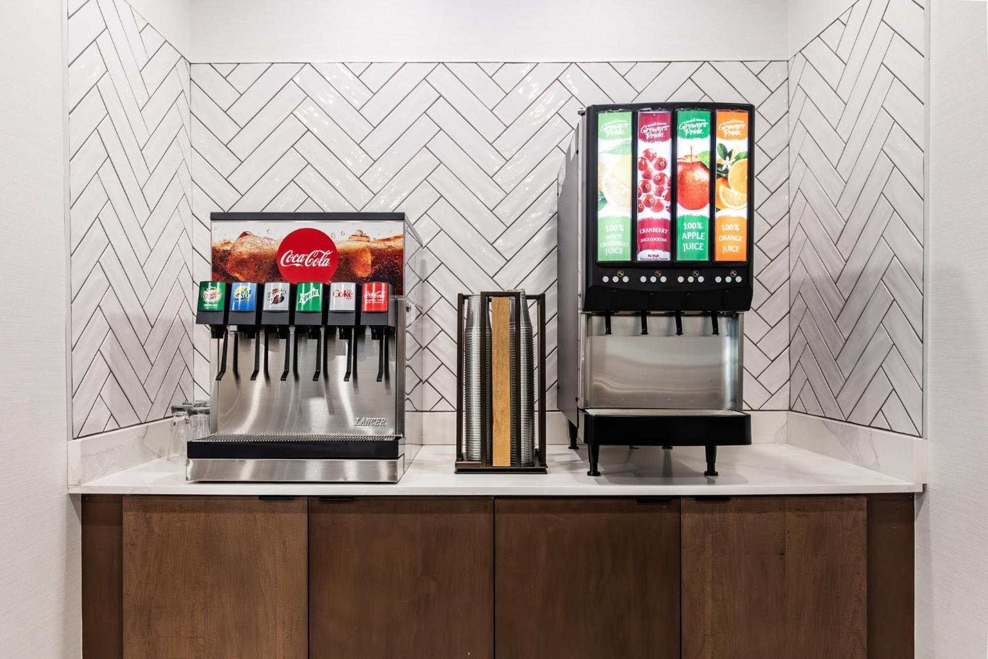 Staybridge Suites - Dawson Creek By Ihg Eksteriør bilde