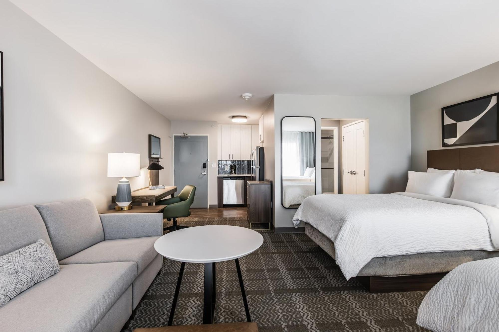 Staybridge Suites - Dawson Creek By Ihg Eksteriør bilde